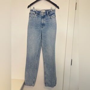 ABERCROMBIE & FITCH MEDIUM WASH CURVE LOVE 90S STRAIGHT HIGH RISE JEANS SZ 27